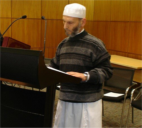  Sheikh Mohammed Airot, Imam, Ponsonby Masjid (Auckland) reciting the Qur'an