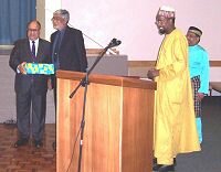 Br Siraj Ali, President of NZMA, presenting a memento on behalf of all the Local Associations & Trusts